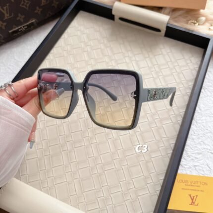 Louis Vuitton Grey Border Purple Gradient Lens Sunglasses