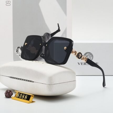 VERSACE Fashion Accessories Gold Decoration Black Border Sunglasses
