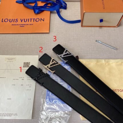 Louis Vuitton LV buckle black belt, simple and elegant, low-key luxury