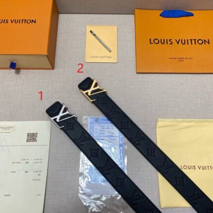 Louis Vuitton LV buckle black belt, simple and elegant, luxurious and elegant