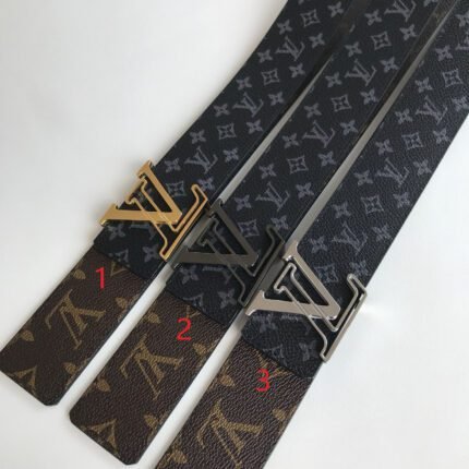 Louis Vuitton V-shaped buckle black belt, simple and elegant, low-key luxury