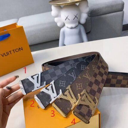 Louis Vuitton V-buckle textured belt, simple and elegant, low-key luxury