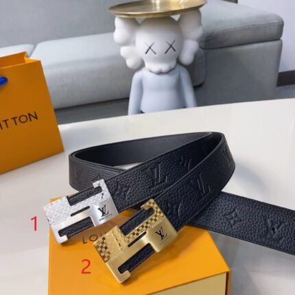 Louis Vuitton square buckle black textured belt, simple and exquisite, low-key luxury