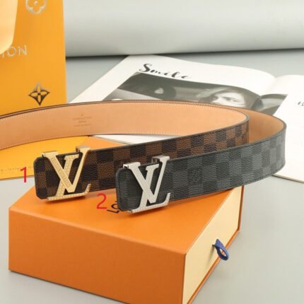 Louis Vuitton V-buckle brown checkered belt, simple and elegant, low-key luxury