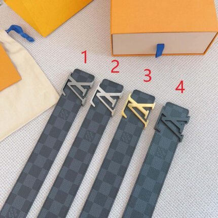 Louis Vuitton V-buckle blue checkered belt, simple and elegant, low-key luxury