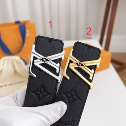 Louis Vuitton V-shaped buckle black textured belt, simple and elegant, low-key luxury