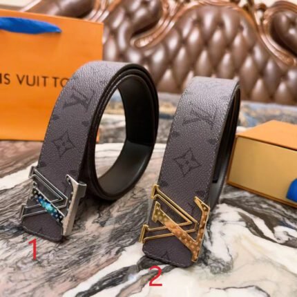 Louis Vuitton V-shaped buckle brown textured belt, simple, noble and luxurious