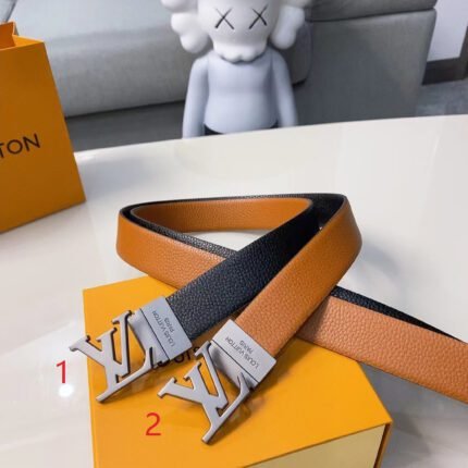 Louis Vuitton silver V-neck double-sided belt, simple and elegant, low-key luxury