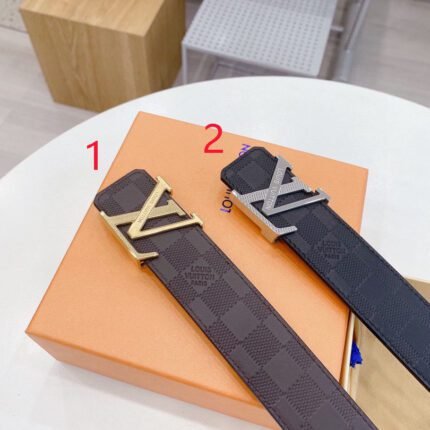 Louis Vuitton V-buckle plaid belt, elegant, refined, noble and fashionable