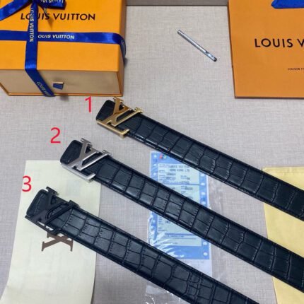 Louis Vuitton V-buckle black crocodile pattern belt, simple and elegant, low-key luxury