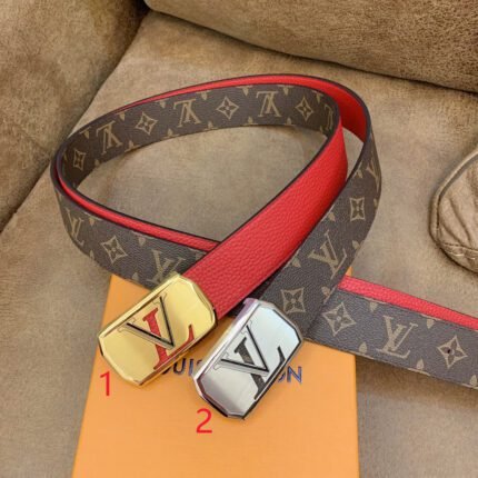 Louis Vuitton square buckle double-sided belt, simple and elegant, luxurious and fashionable