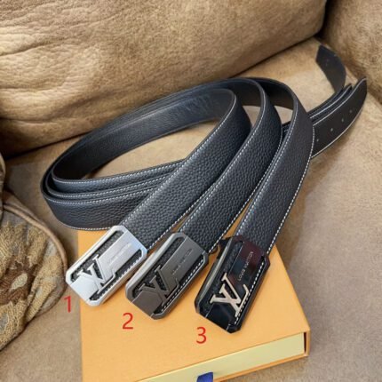 Louis Vuitton square buckle black belt, simple and elegant, noble and elegant