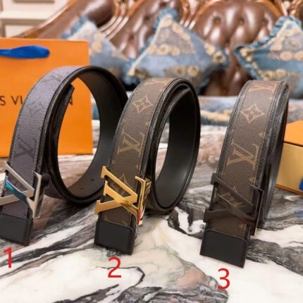 Louis Vuitton V-buckle brown textured belt, simple and elegant, low-key luxury