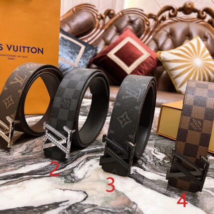 Louis Vuitton V-buckle textured belt, simple and elegant, noble and elegant