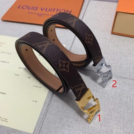Louis Vuitton V-buckle brown textured belt, simple and elegant, luxurious and elegant