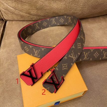 Louis Vuitton black and red V buckle double-sided belt, simple and elegant, low-key luxury