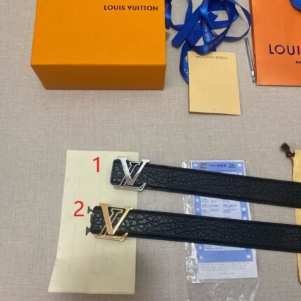 Louis Vuitton V-buckle black belt, simple and elegant, noble and luxurious
