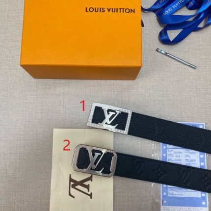 Louis Vuitton silver square buckle black belt, simple, noble and fashionable