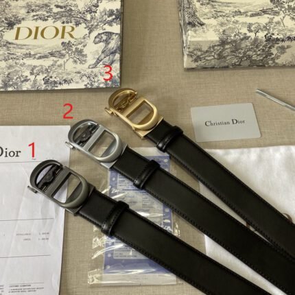 Dior D-shaped buckle black belt, simple and elegant, noble and elegant