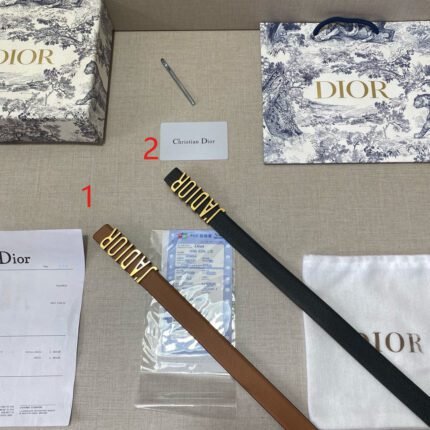 Dior gold letter buckle double-sided belt, simple and elegant, low-key luxury