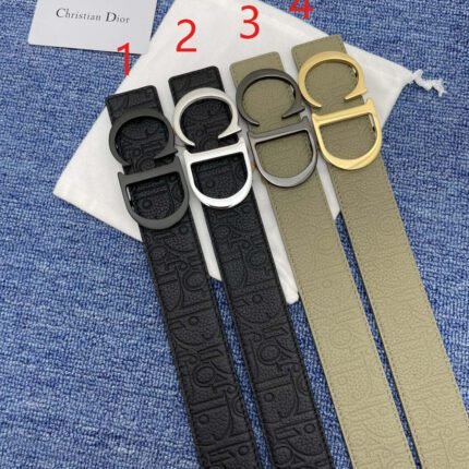 Dior's classic D-shaped buckle belt is simple, grand, noble, and elegant