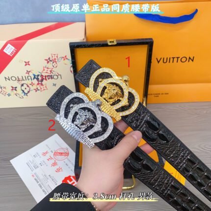 Versace classic Medusa embossed black textured belt, simple, atmospheric, low-key, luxurious