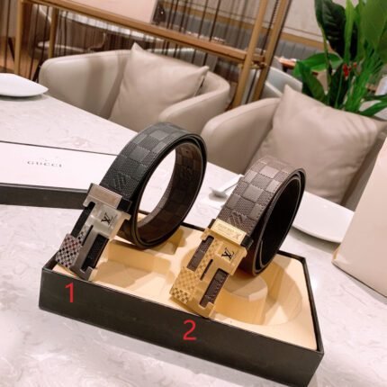 Louis Vuitton square buckle black textured belt, simple and elegant, low-key luxury