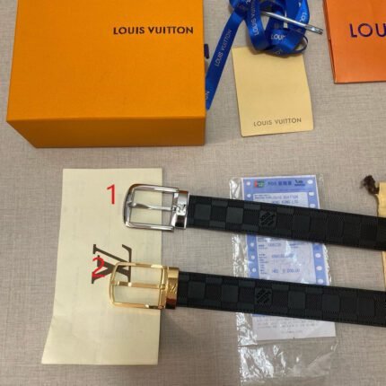 Louis Vuitton square buckle black plaid belt, simple and elegant, noble and elegant