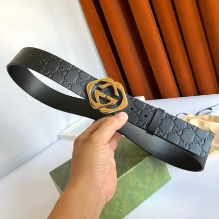 Gucci gold logo black textured belt, simple and elegant, elegant and luxurious
