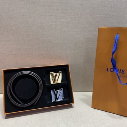 Louis Vuitton classic two-color V-buckle belt gift box set is simple and exquisite, low-key luxury