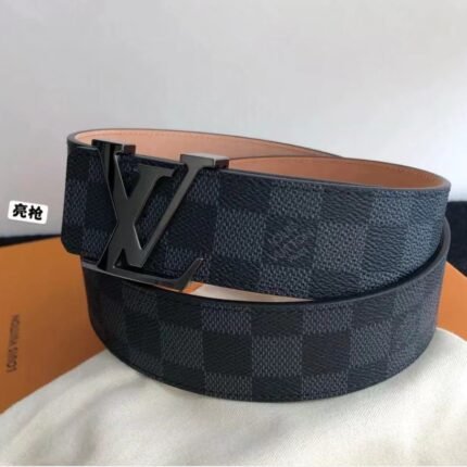 Louis Vuitton black V buckle black checkered belt, simple and elegant, low-key luxury