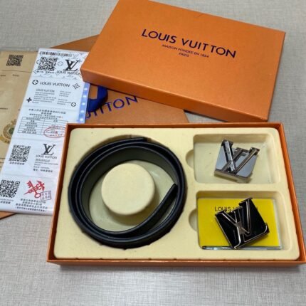 Louis Vuitton classic double buckle V-buckle belt gift box set, simple and elegant, noble and luxurious