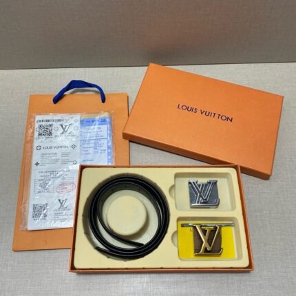 Louis Vuitton classic double buckle V-buckle belt gift box set, simple and elegant, low-key luxury