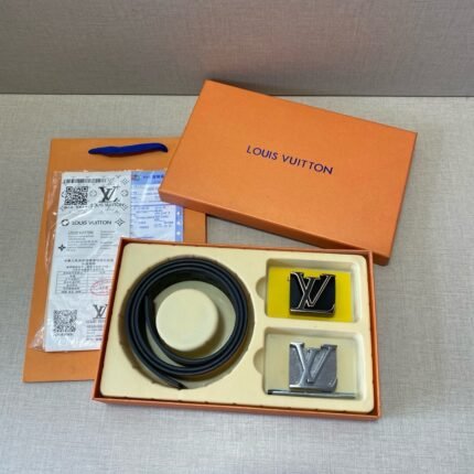 Louis Vuitton classic double buckle V-buckle belt gift box set, simple and elegant, noble and elegant