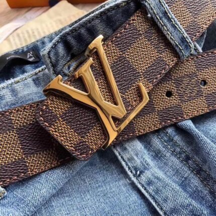Louis Vuitton gold V buckle brown checkered belt, elegant and refined, high-end luxury