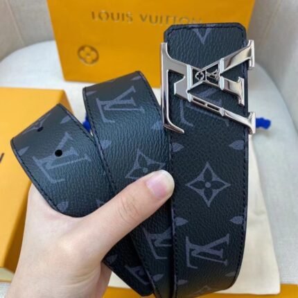 Louis Vuitton silver V buckle blue textured belt, simple and elegant, low-key luxury