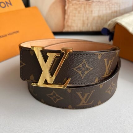Louis Vuitton gold V buckle brown textured belt, simple and elegant, low-key luxury