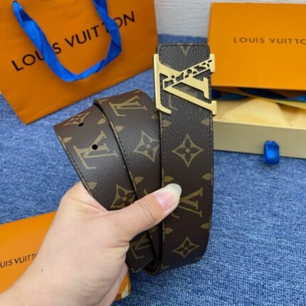 Louis Vuitton gold V buckle brown textured belt, simple and elegant, noble and elegant