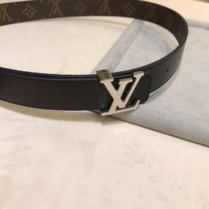 Louis Vuitton silver V buckle double-sided belt, simple and elegant, low-key luxury
