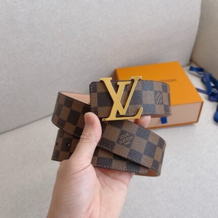 Louis Vuitton golden V button brown plaid, simple and elegant, respecting luxury
