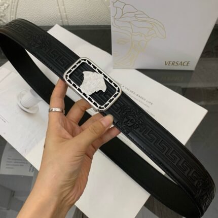 Versace silver square buckle with black texture belt, simple and elegant, low-key and luxurious