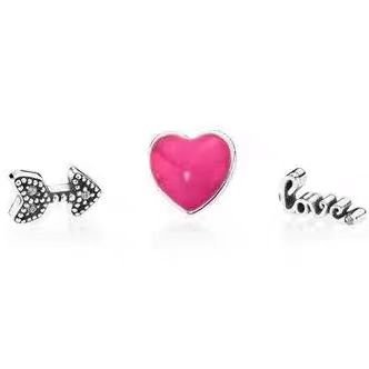 The Pandora's Box set is sophisticated and simple