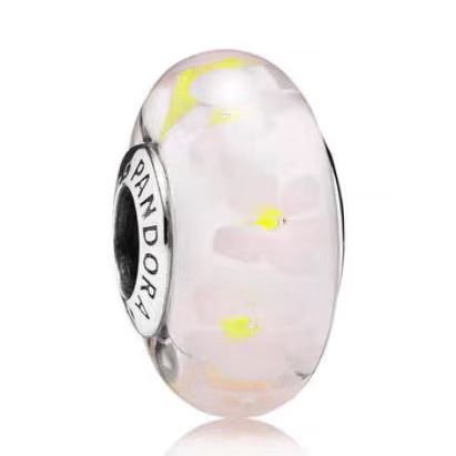 Pandora flowers are transparent, glass beading, DIY accessories, and accessories are exquisite and simple.