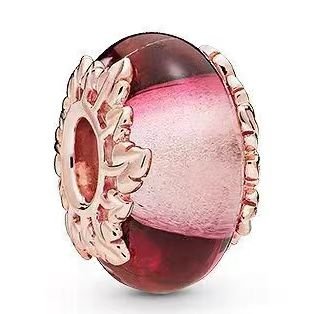 Pandora's leaf ornaments are wrapped in red glass beads, delicate and simple