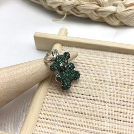 Suitable for wearing fashionable pendants in various places, versatile and personalized