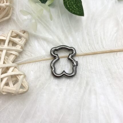 Suitable for wearing fashionable pendants in various places, versatile and personalized