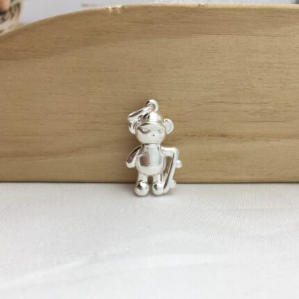 Suitable for wearing fashionable pendants in various places, versatile and personalized