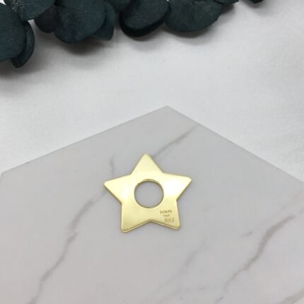 Suitable for wearing fashionable pendants in various places, versatile and personalized