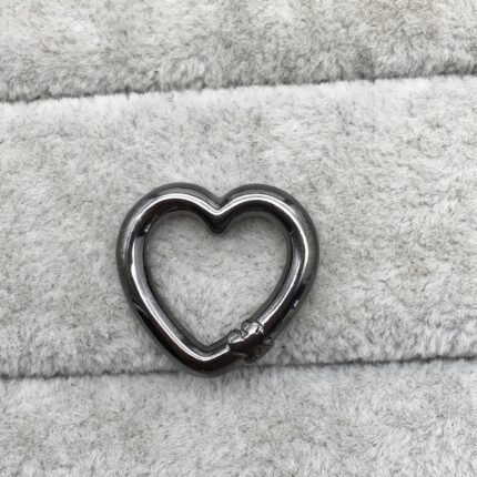 Suitable for wearing fashionable pendants in various places, versatile and personalized