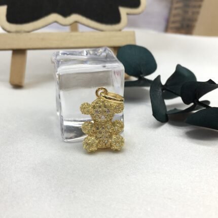 Suitable for wearing fashionable pendants in various places, versatile and personalized